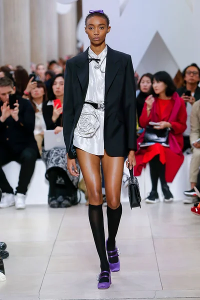 Look 3